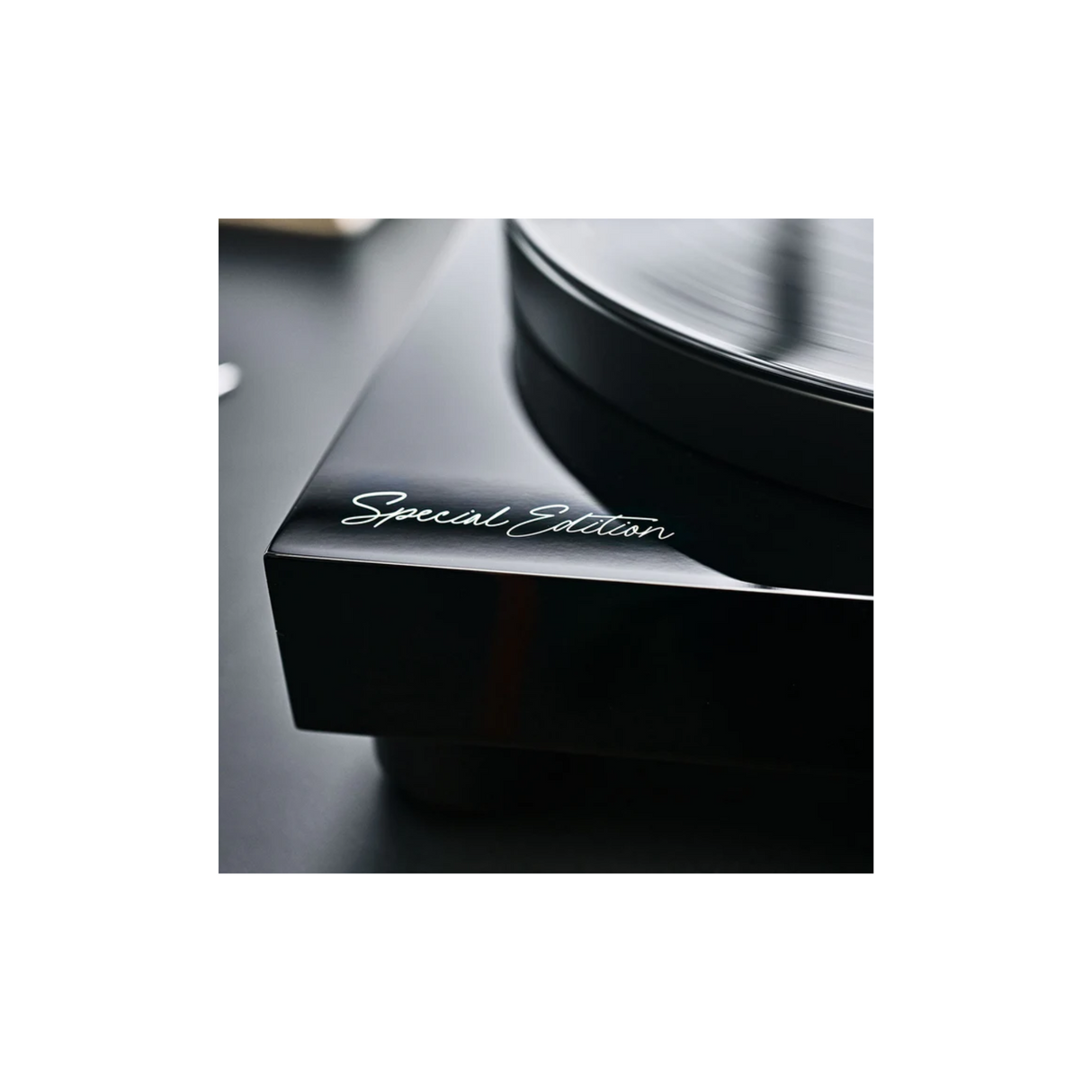 Argon Audio TT-4 Special Edition - Manual Belt Drive Turntable (Black)