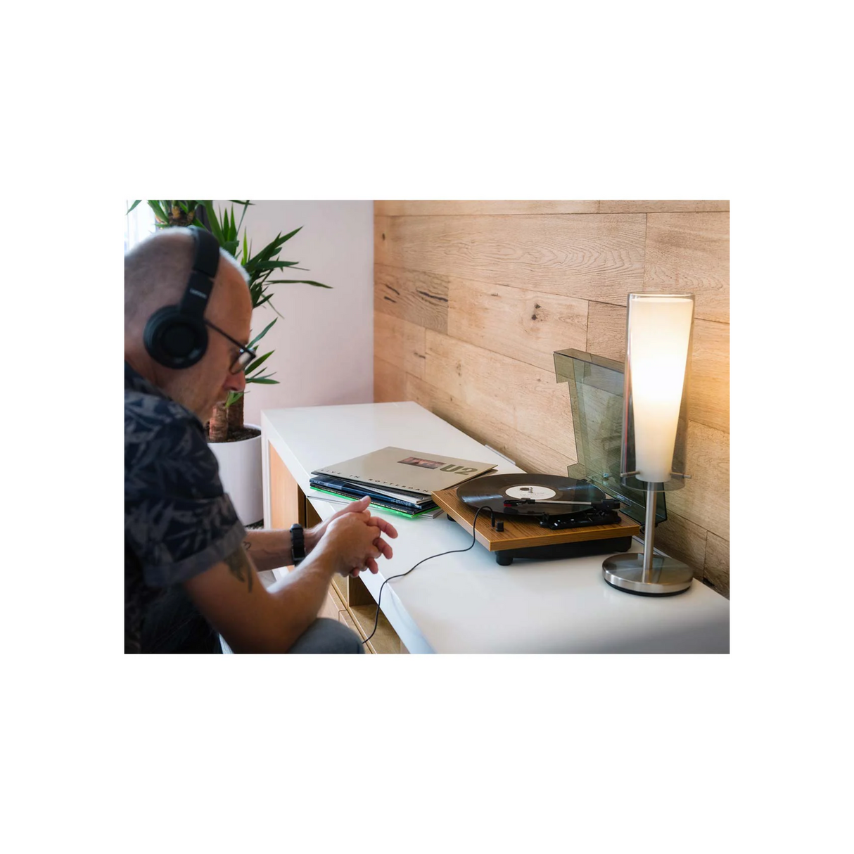 Lenco LS-10WD - Record Player with built-in speakers (Wood)