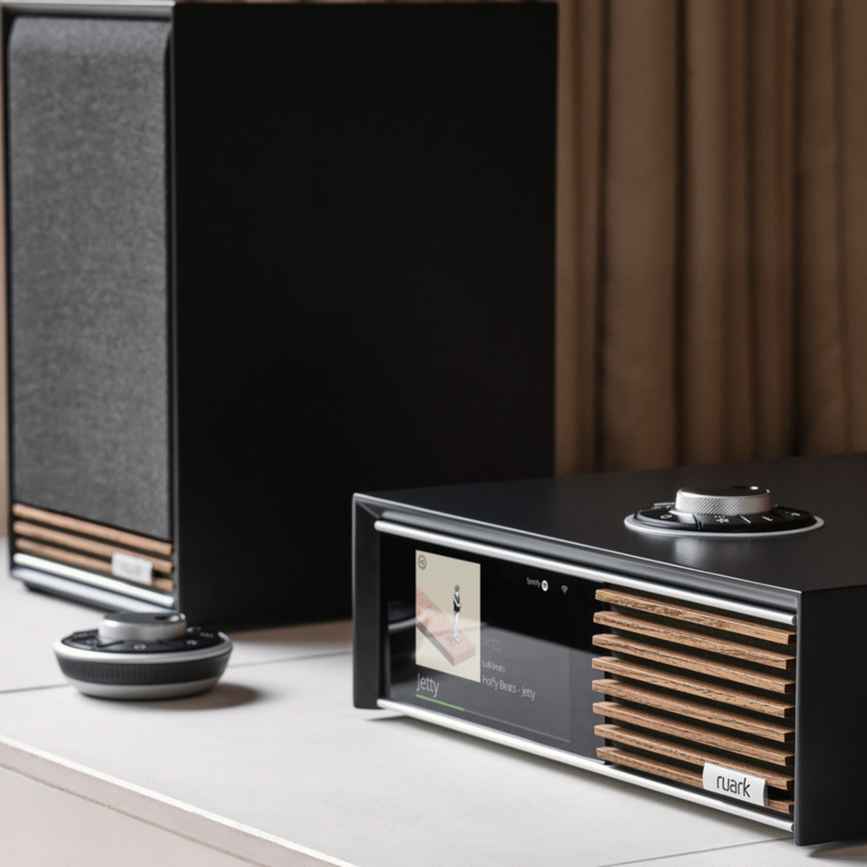 Ruark Audio R610 Streaming Music System & Ruark Audio Sabre-R Bookshelf Speakers (Charcoal) (Bundle)