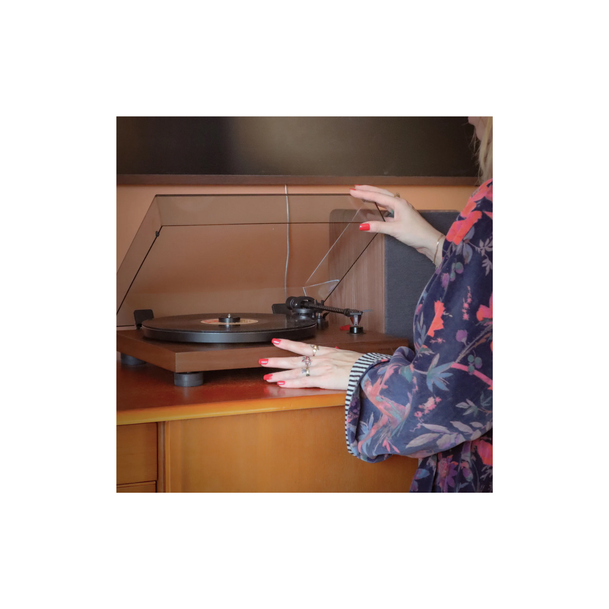 Argon Audio TT-3 Plus - Manual Belt Drive Turntable (Black)