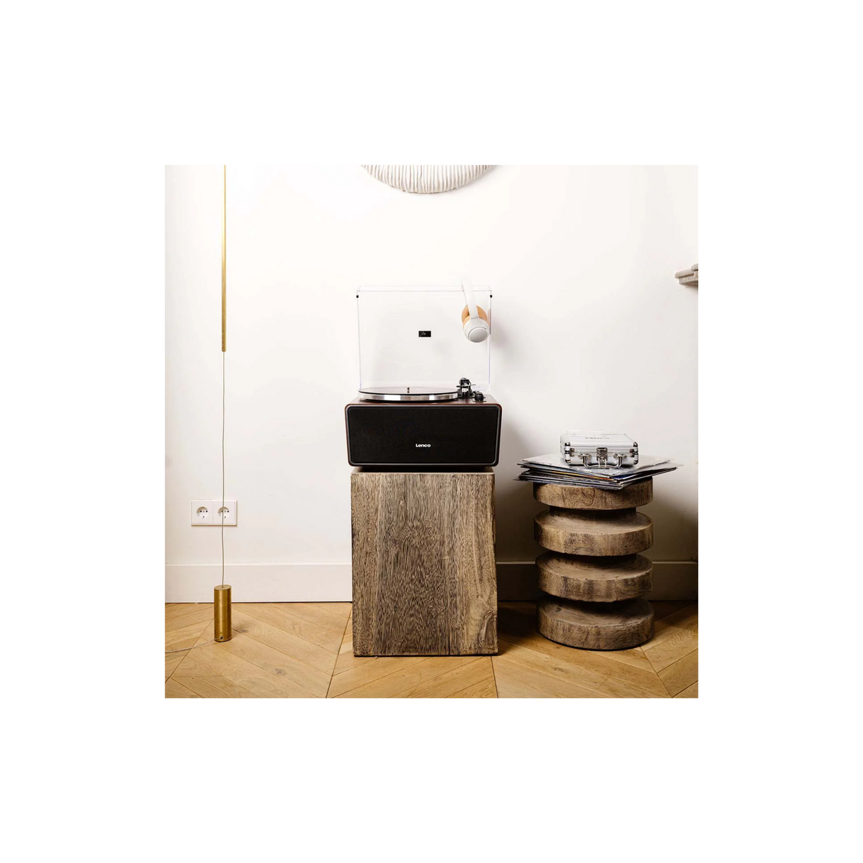Lenco LS-470WA - Record Player with built-in speakers and Bluetooth (Walnut)