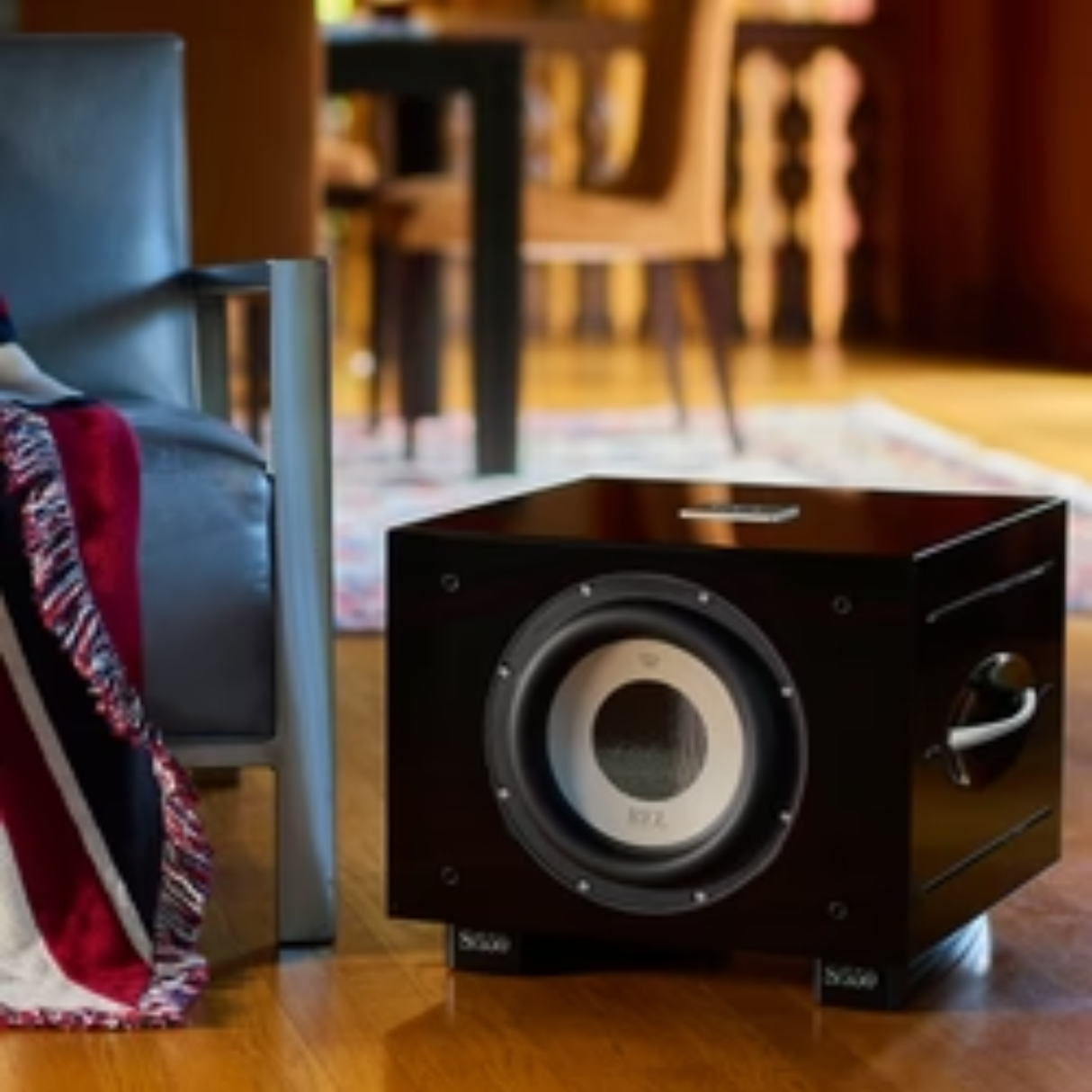 REL S/550 - 10 Inches Active Subwoofer with 12'' Carbon Passive Radiator