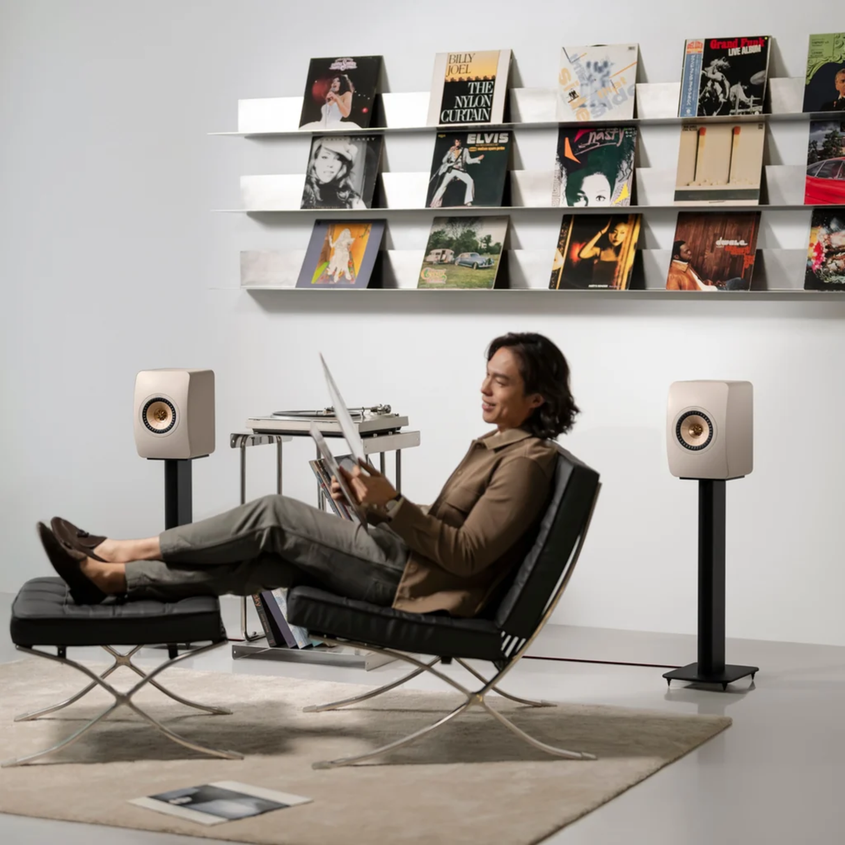Kef LS50 META Bookshelf Speaker (Pair) (Sand Shell)