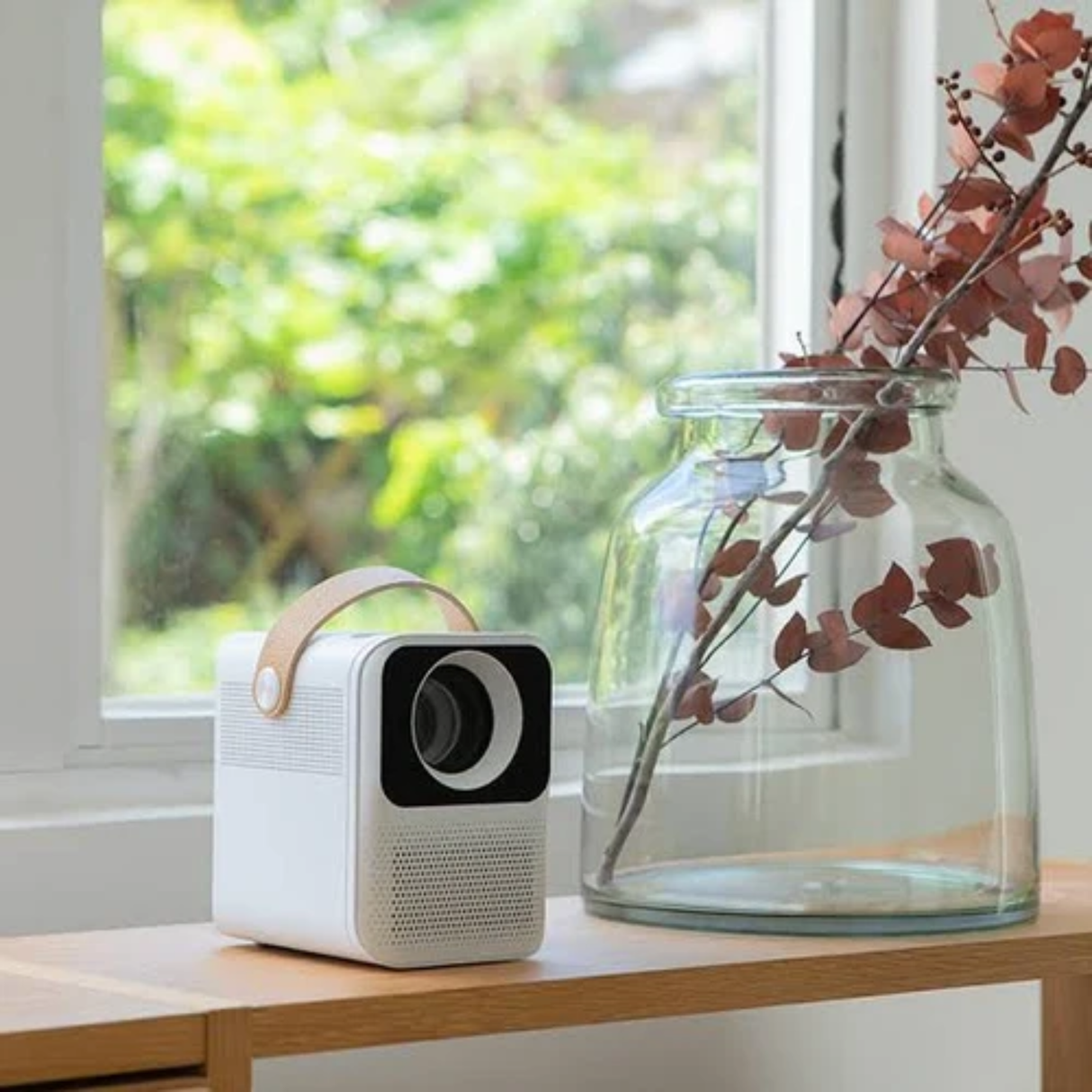 Wowoto V1 - Portable Smart Android Full HD 1080P Projector With Built-in Battery