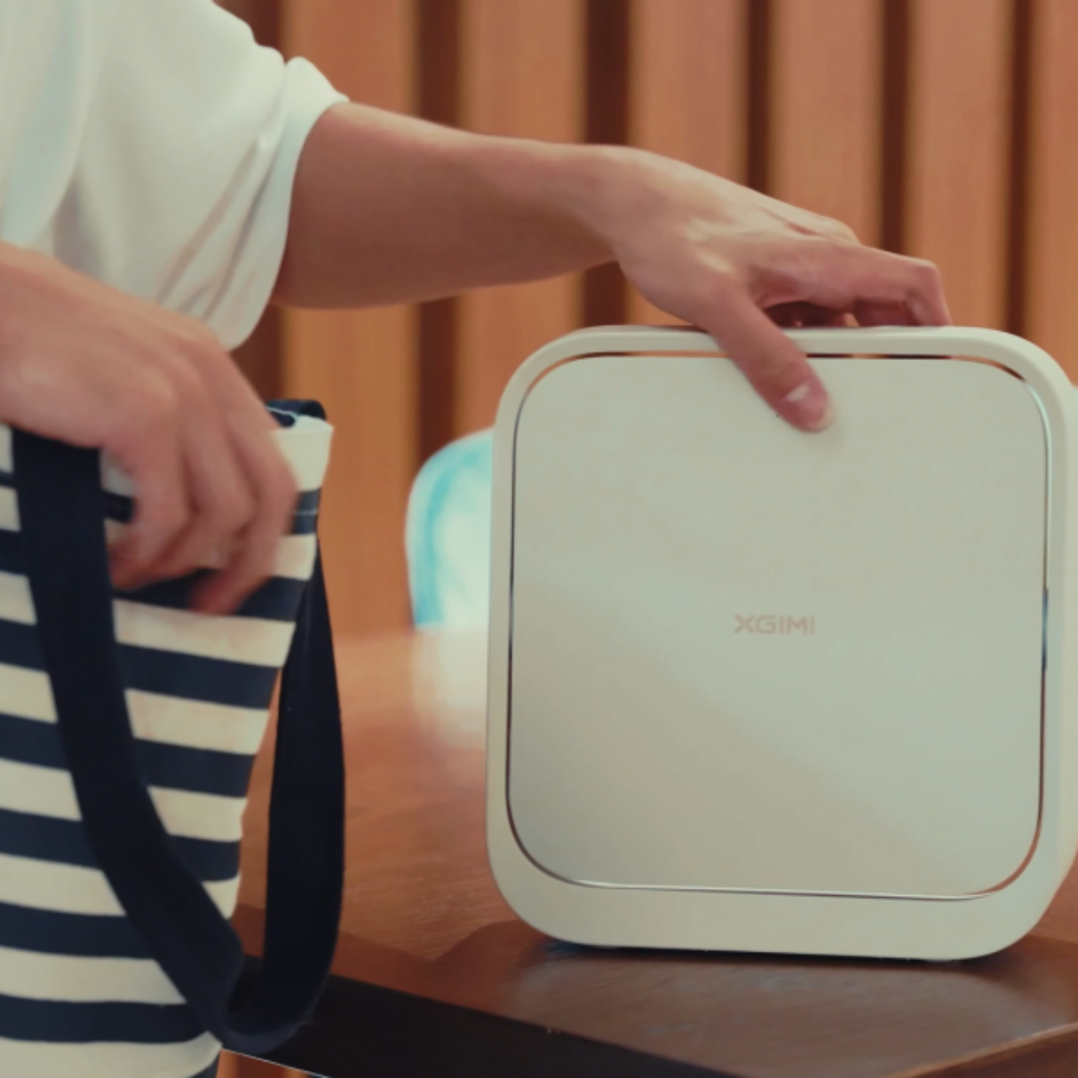 XGIMI Elfin Flip - 1080P Full HD DLP Portable Projector