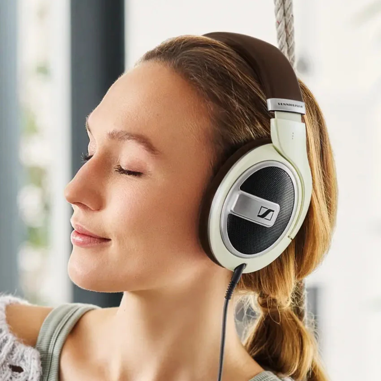 Sennheiser HD 599 - Wired Audiophile Headphone