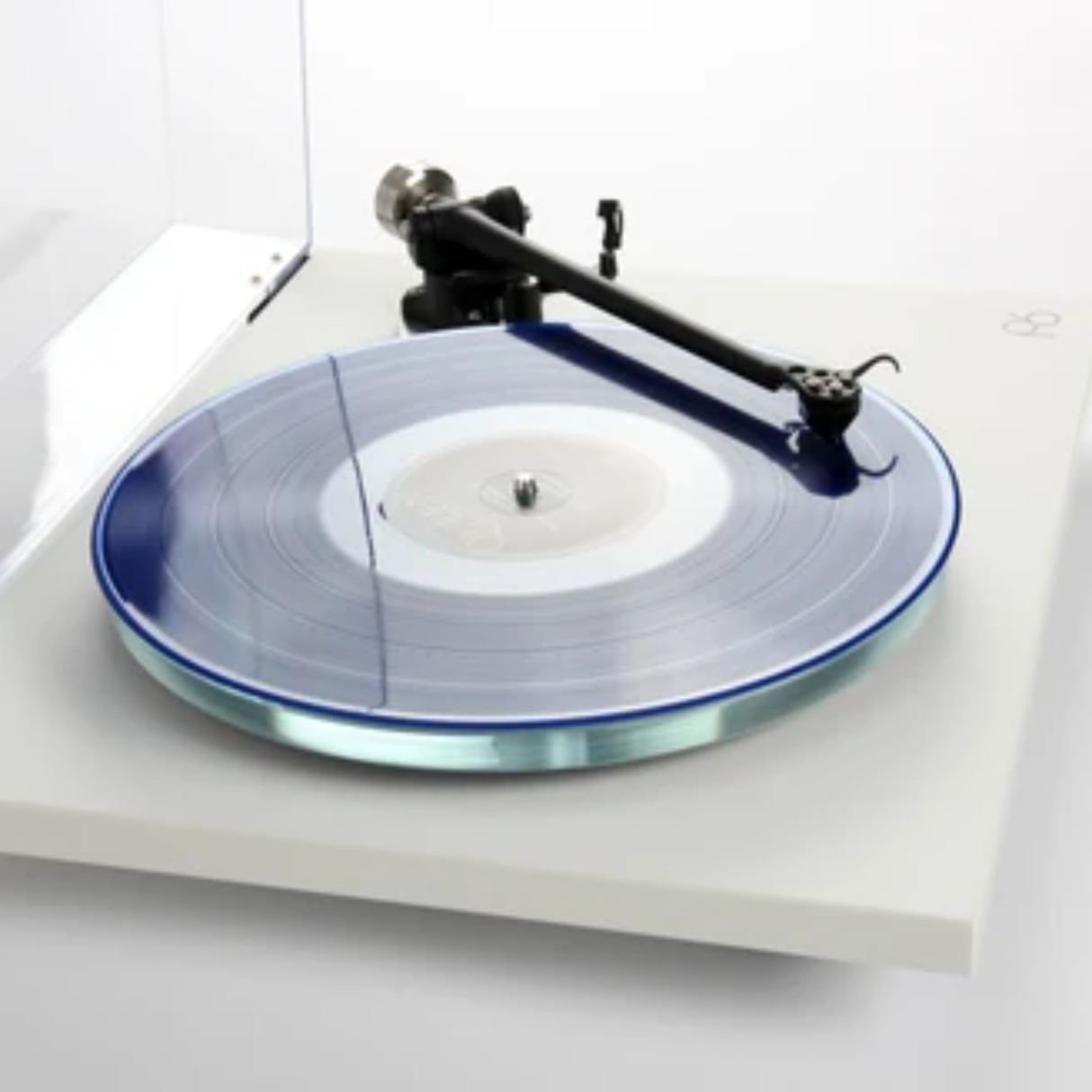 Rega Planar 6 Premium Belt-Drive Turntable with ND5 Cartridge (White)