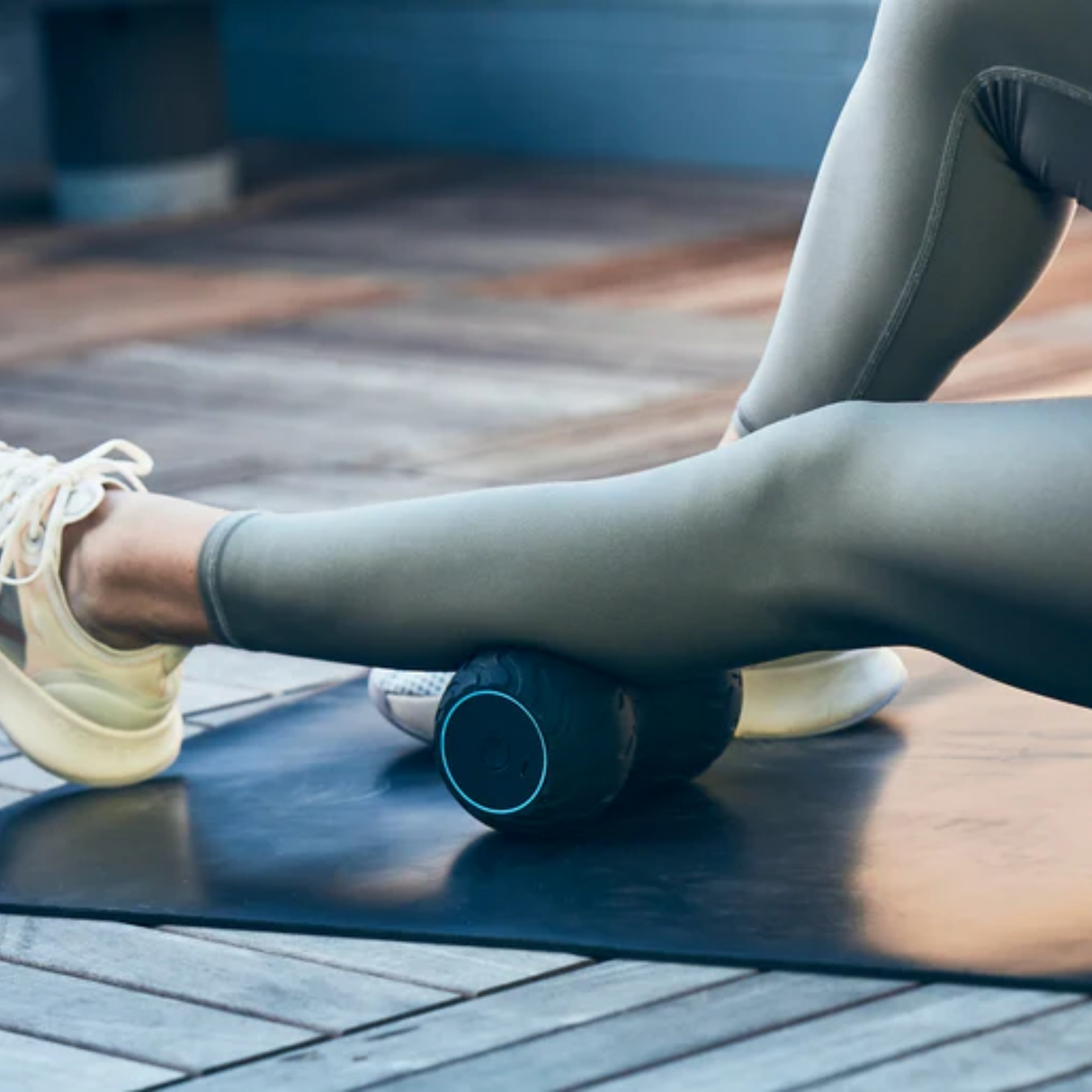 Theragun Wave Duo - Vibration Roller | Dual Pressure Muscle Massager (Black)