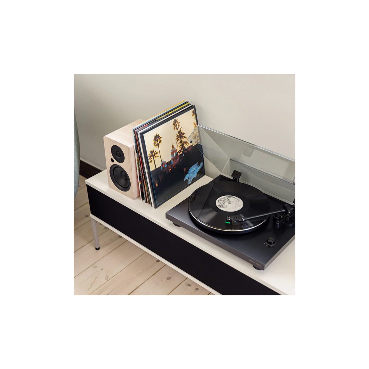 Argon Audio TT-3 - Manual Belt Drive Turntable (Black)