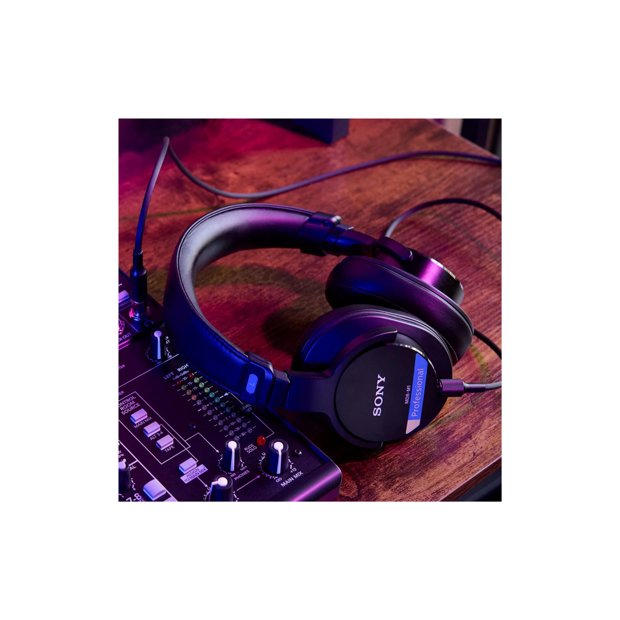 Sony MDR-M1 Wired High Resolution Monitor Headphones, Closed Back Design for Audiophile (Black)