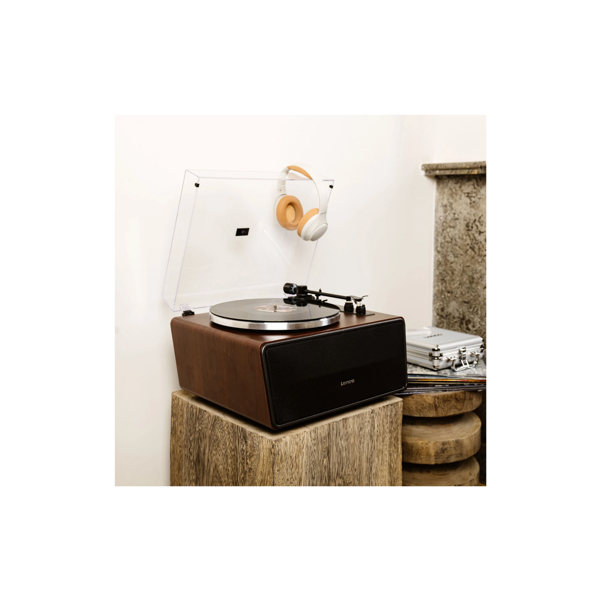 Lenco LS-470WA - Record Player with built-in speakers and Bluetooth (Walnut)