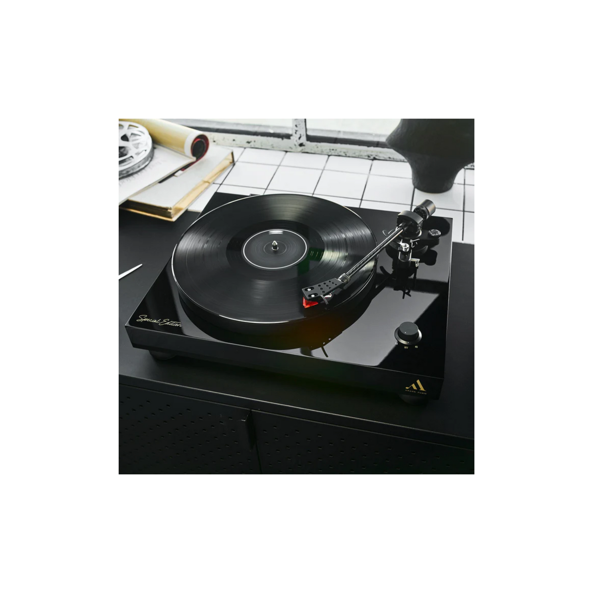 Argon Audio TT-4 Special Edition - Manual Belt Drive Turntable (Black)
